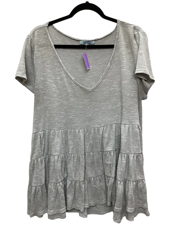 Year-End Clearance Top Short Sleeve By She + Sky  Size: L