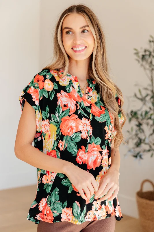 Bonus Savings Lizzy Cap Sleeve Top in Black Garden Floral
