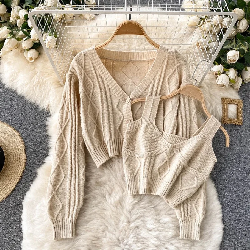 While Supplies Last Cyra Premium Woolen Sweater Set