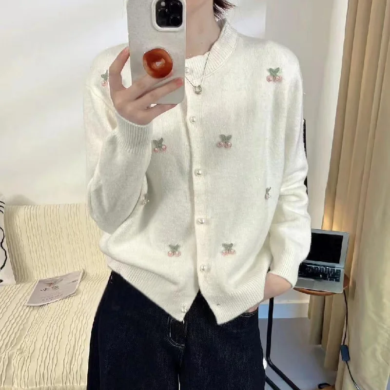 Weekend Offers That Impress Clara rund neck soft knit pearl button cardigan