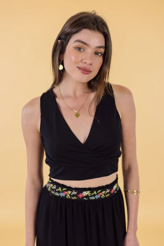 Unwind with Weekend Discounts Top Itzel Black