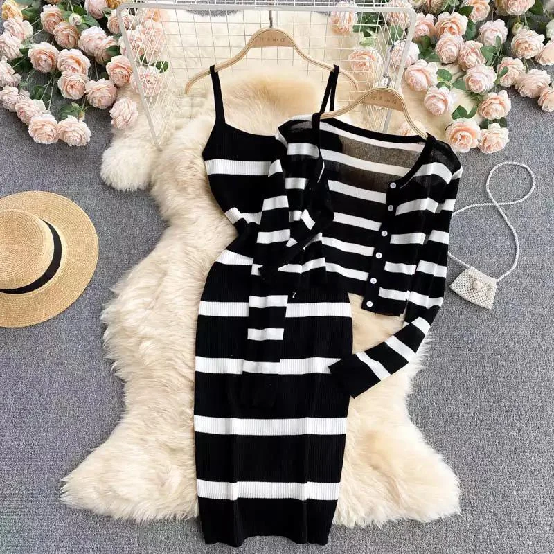 Time-Sensitive Holic Dress and Cape