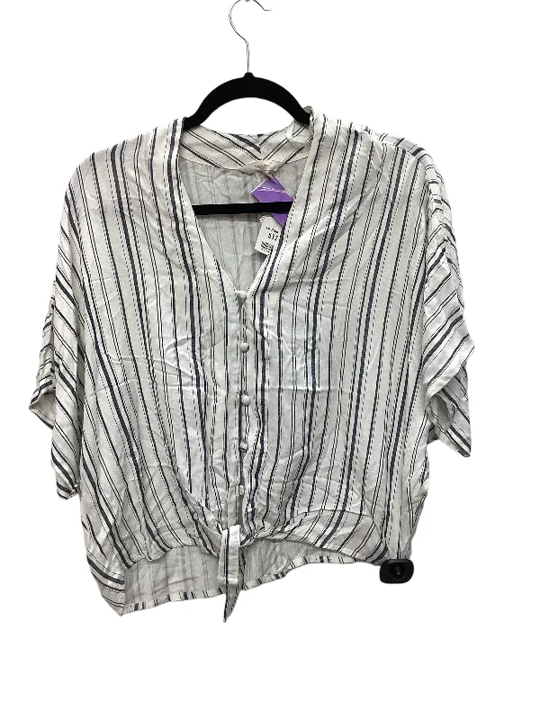 Friends and Family Sale Striped Pattern Top Short Sleeve Clothes Mentor, Size L