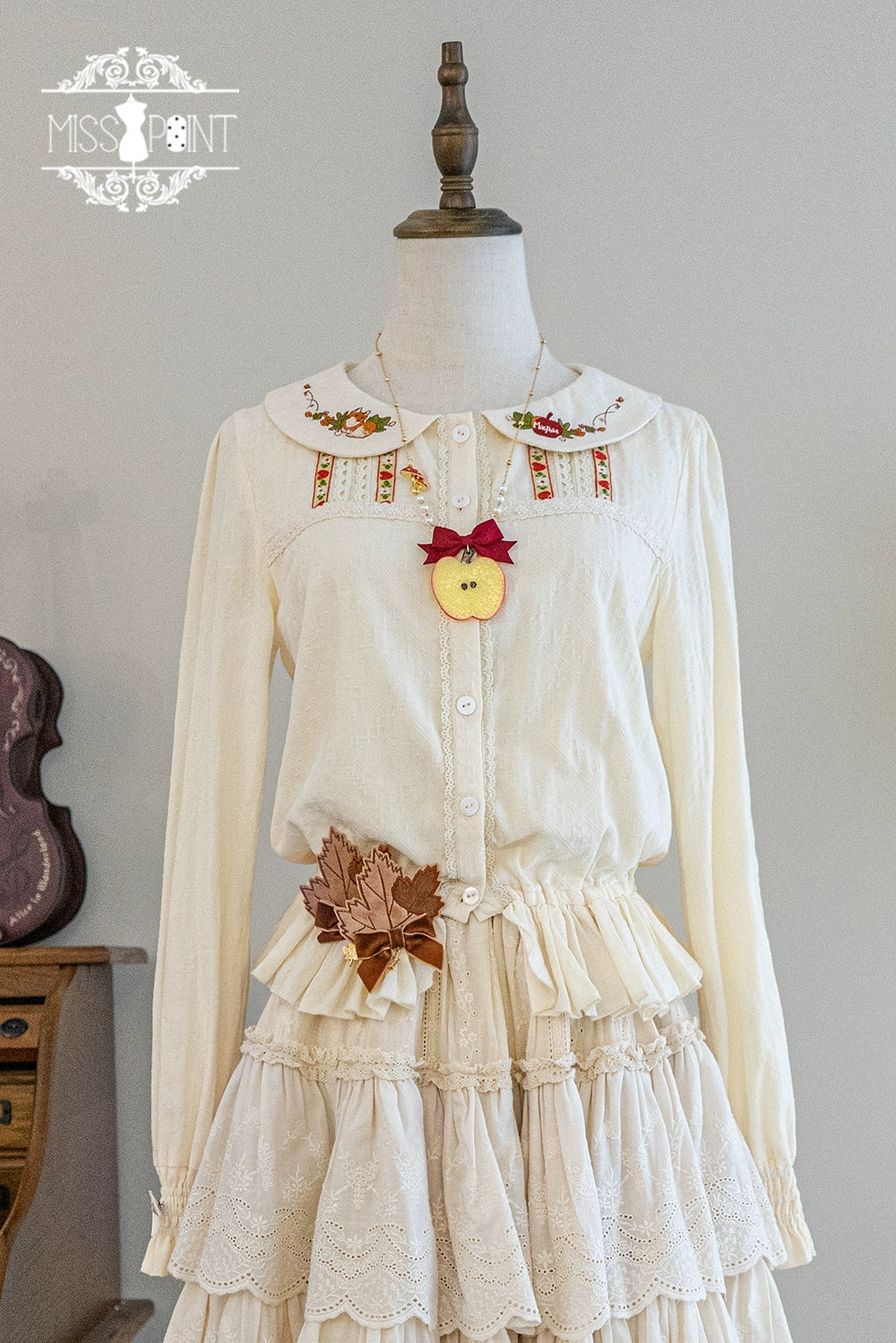 Weekend Savings Sensation Miss Point~Fat Fox in the Forest~Sweet Lolita Shirt Embroidered Collar Customized Blouse Weekend Savings Sensation Miss Point~Fat Fox in the Forest~Sweet Lolita Shirt Embroidered Collar Customized Blouse