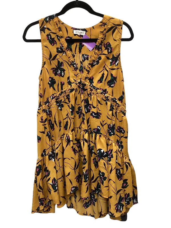 Low Prices Yellow Top Sleeveless Eesome, Size S
