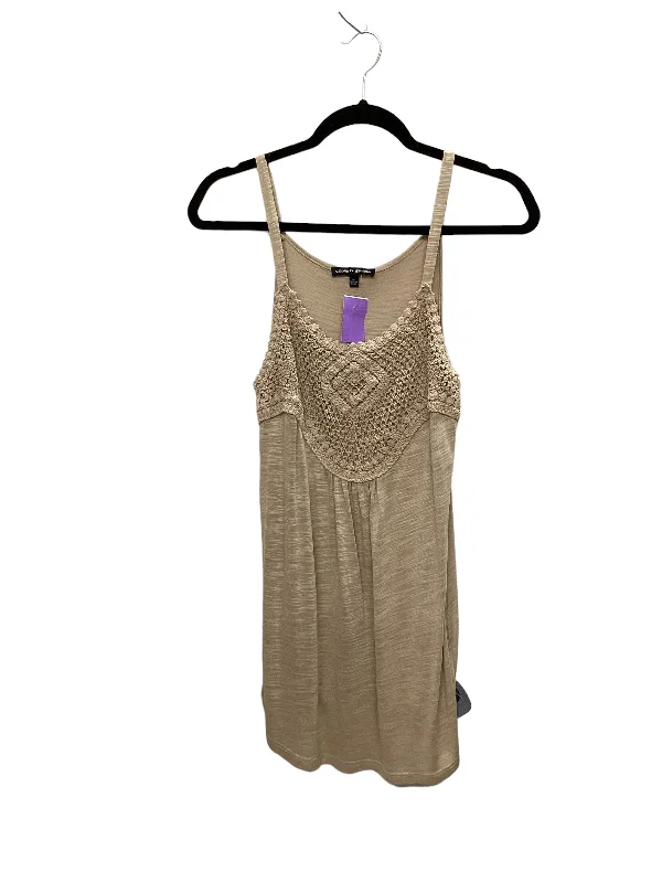 Weekend Savings Galore Top Sleeveless By Cable And Gauge  Size: M