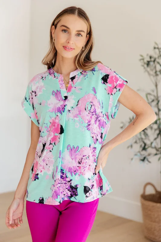 Weekend Steals Await Lizzy Cap Sleeve Top in Lavender and Sky Floral