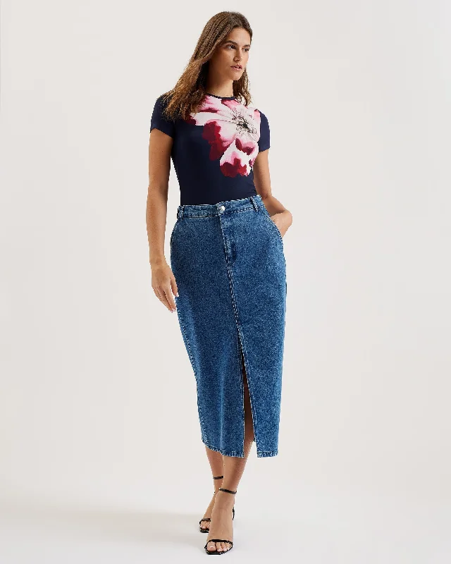 Special Savings Louannn Printed Short Sleeve Fitted Tee Navy
