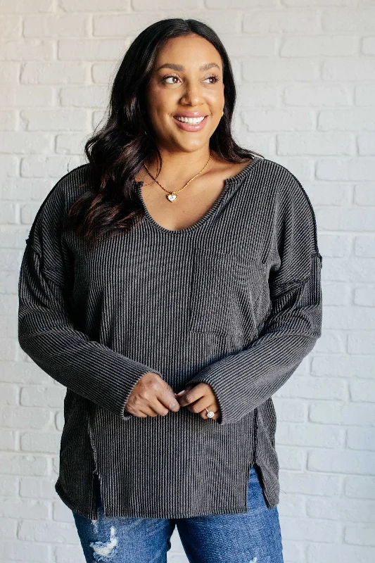 Can't Miss Kinda Sorta Ribbed Top in Charcoal