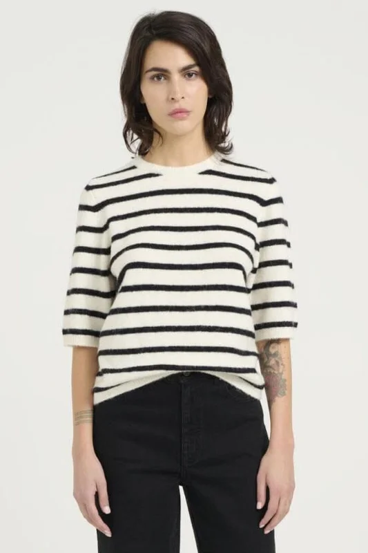 Massive Savings Gestuz - Alphagz Ss Tee Striped - 106145 Ivory Black Striped
