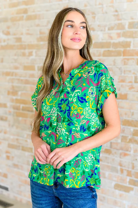 Steal Deal Lizzy Cap Sleeve Top in Green and Royal Watercolor Floral