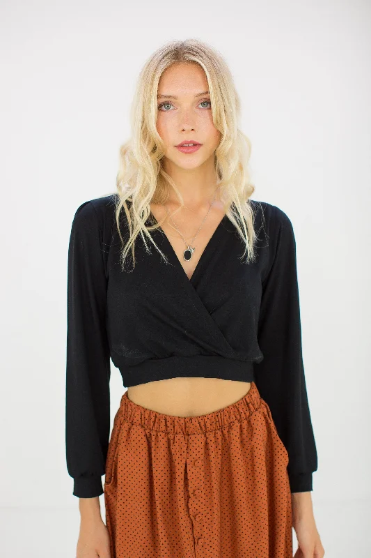 Take Action Crop Top Petra Black